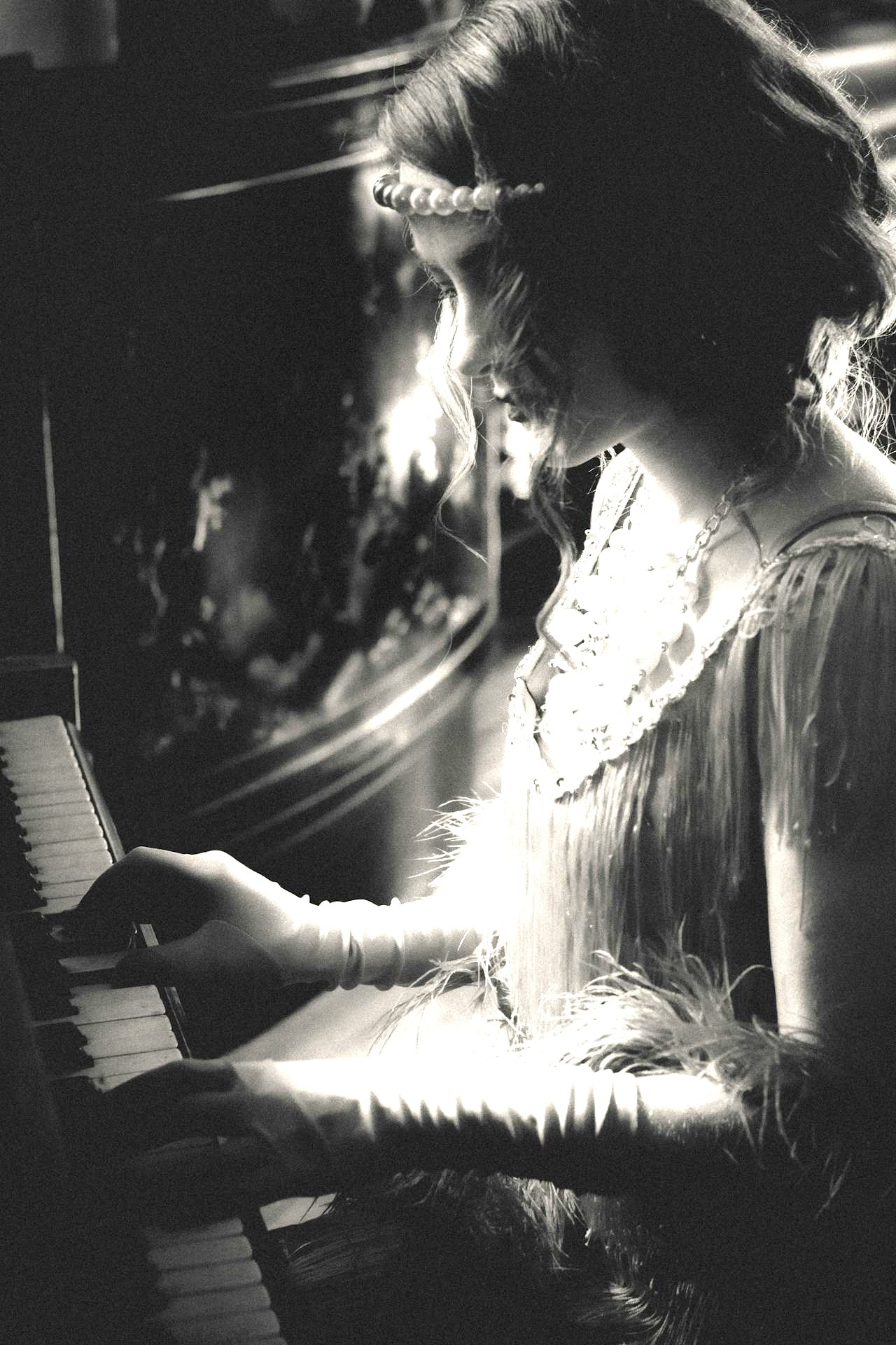 jazz age piano player_